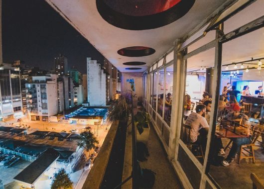 Conheça Tokyo, o complexo de nove andares no Centro de SP que conta com  balada no rooftop, karaokê e restaurante