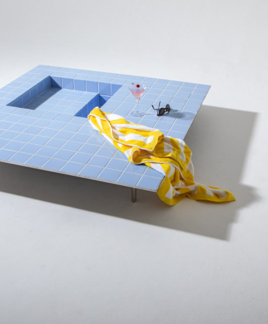 O escritório de design de mobiliário e objetos lançou cinco peças e a inspiração veio das piscinas
