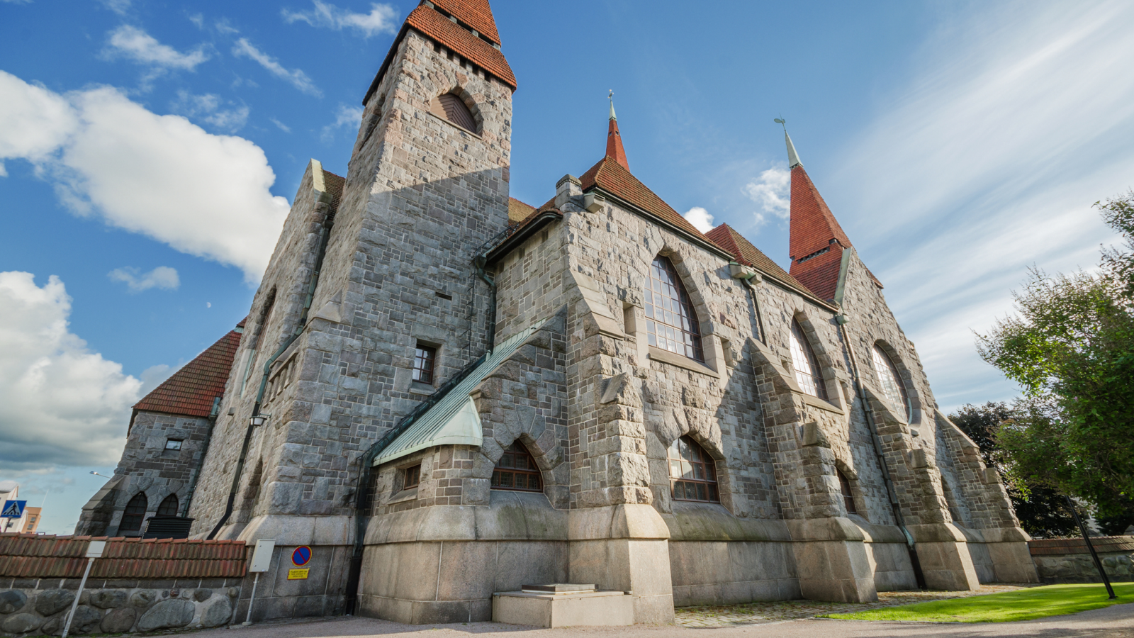 ARQUITETURA ICÔNICA NA FINLÂNDIA Tampere Cathedral by Lars Sonck