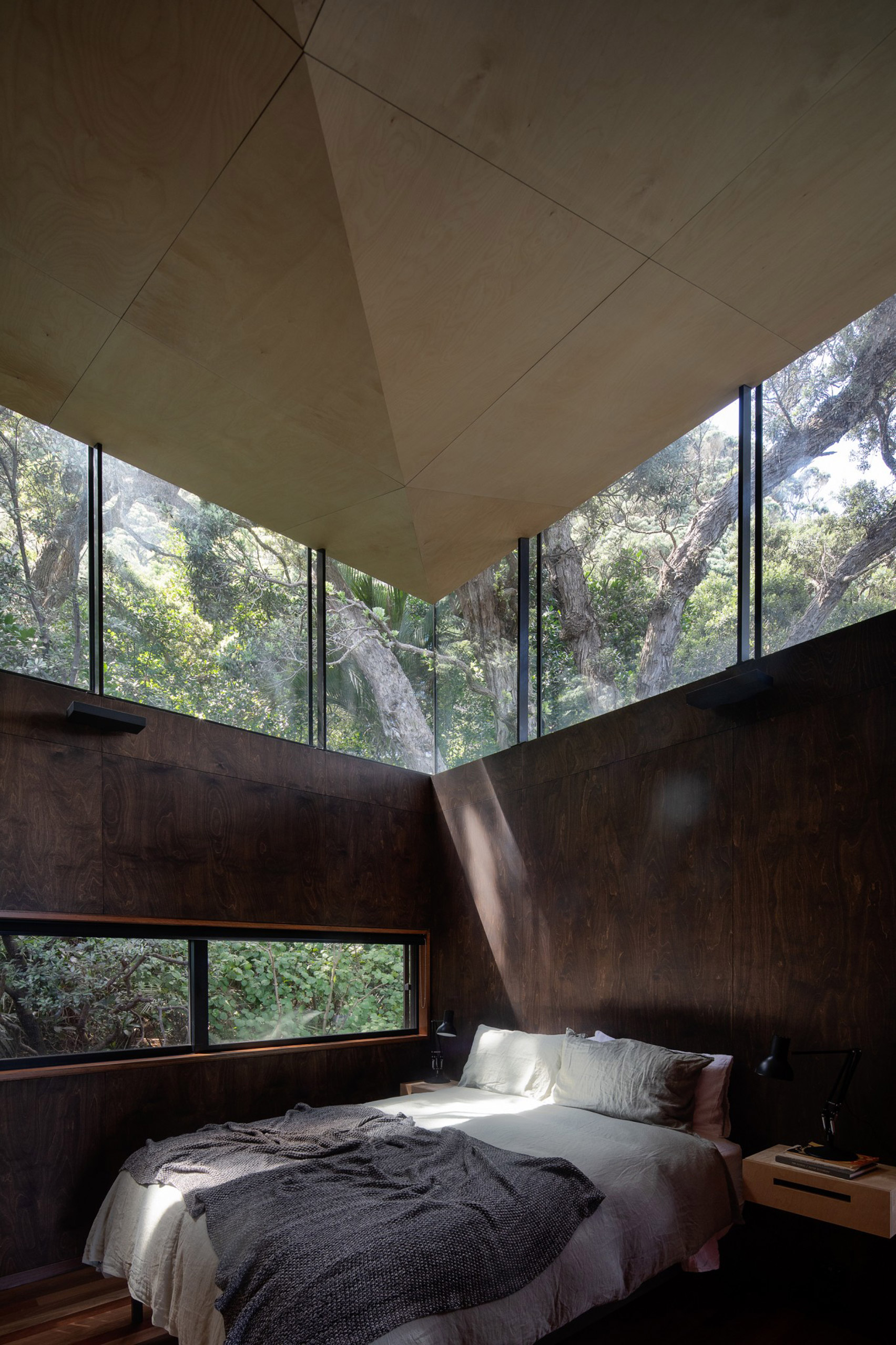 Kawakawa House, New Zealand, by Herbst Architects Patrick Reynolds
