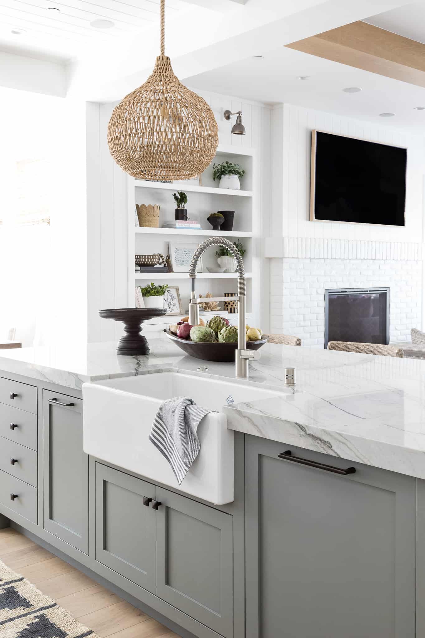 Farmhouse Sink Kitchens Inspiration