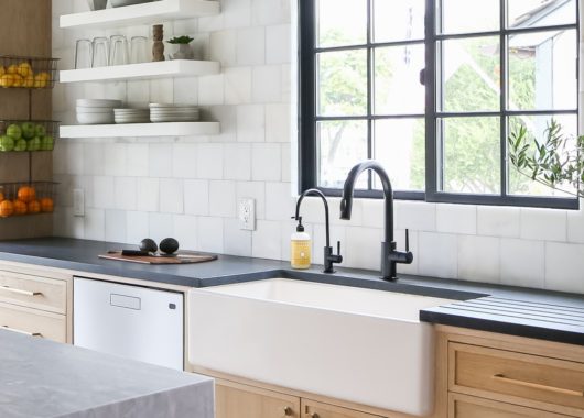 Farmhouse Sink Kitchens Inspiration