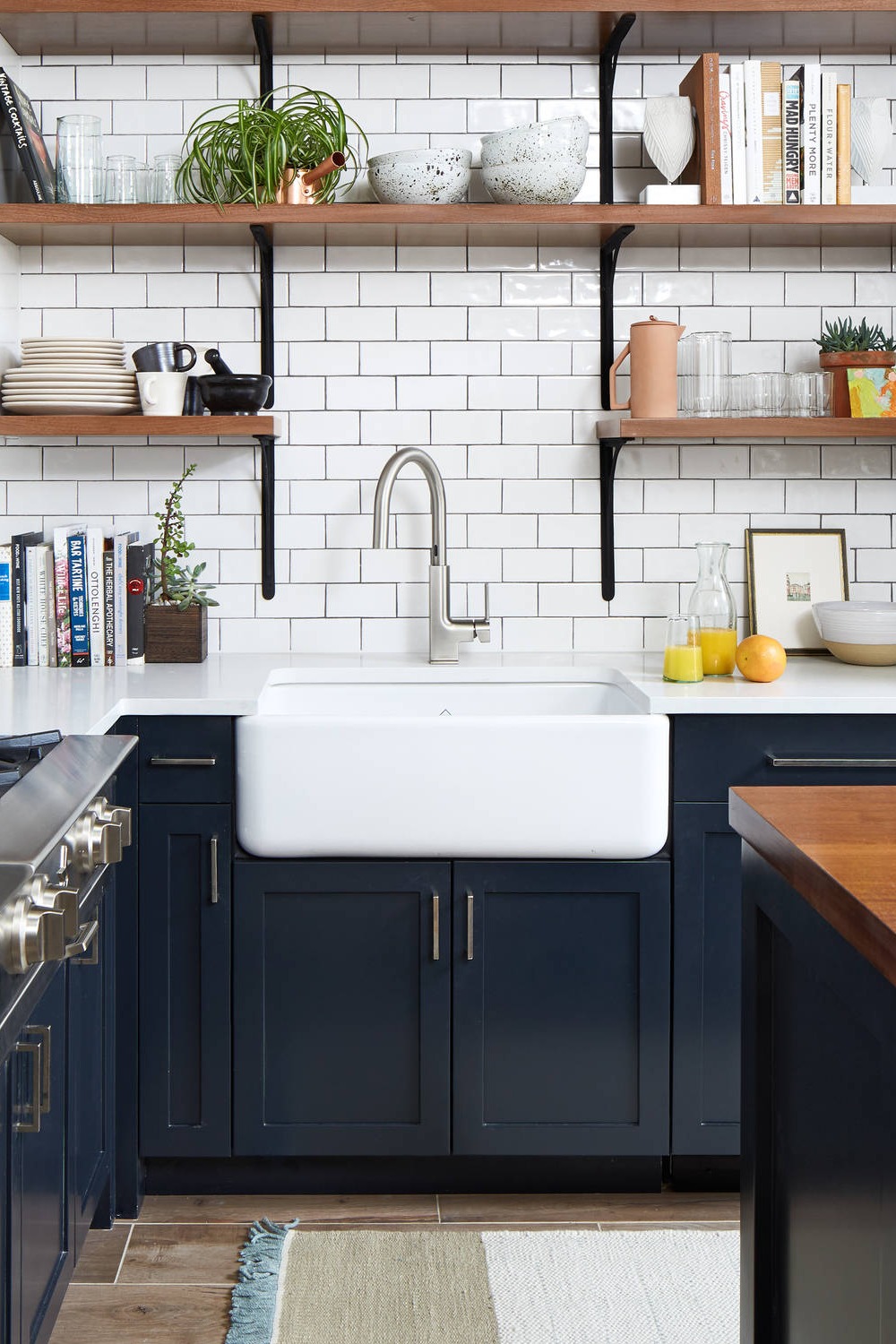 Farmhouse Sink Kitchens Inspiration