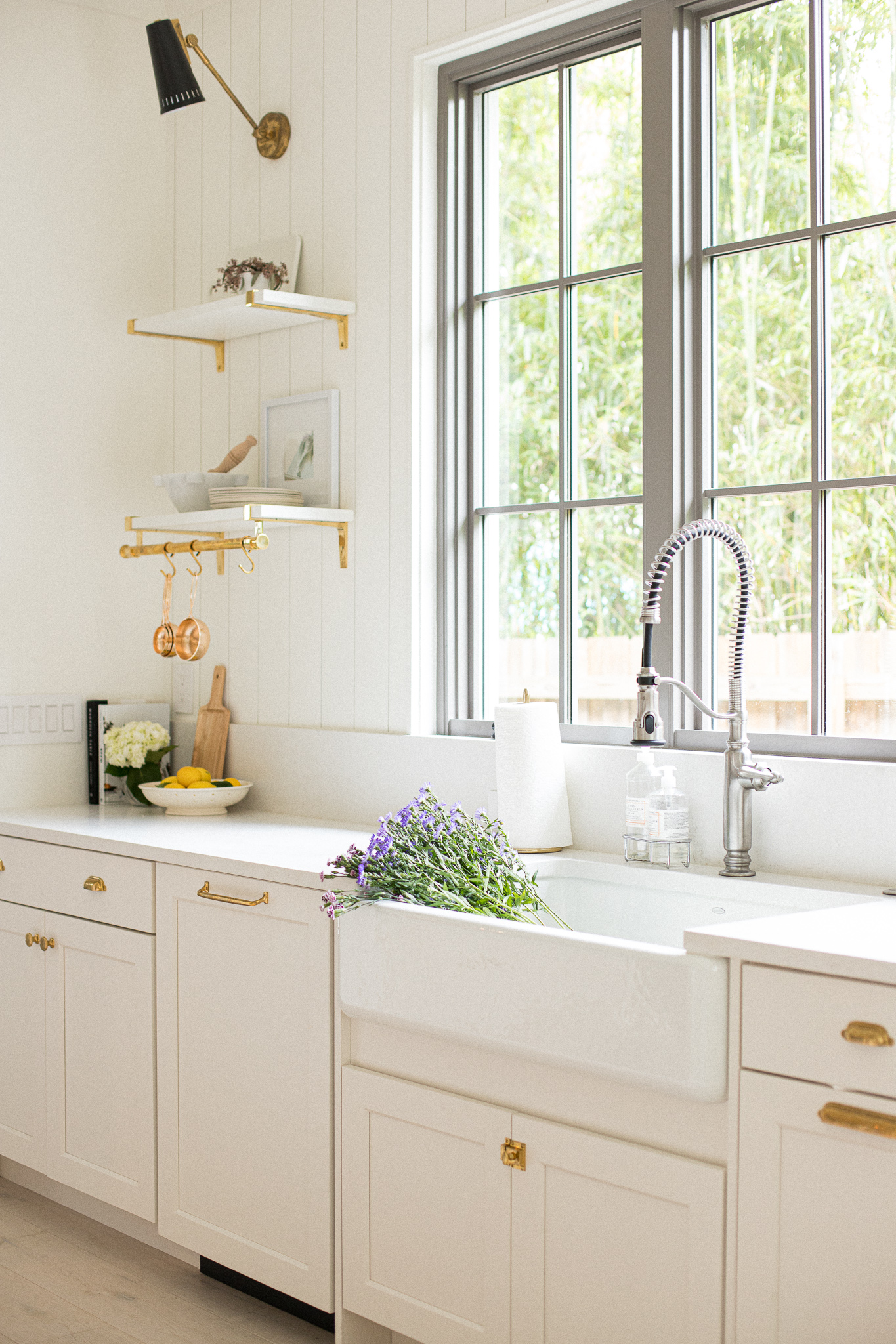 Farmhouse Sink Kitchens Inspiration