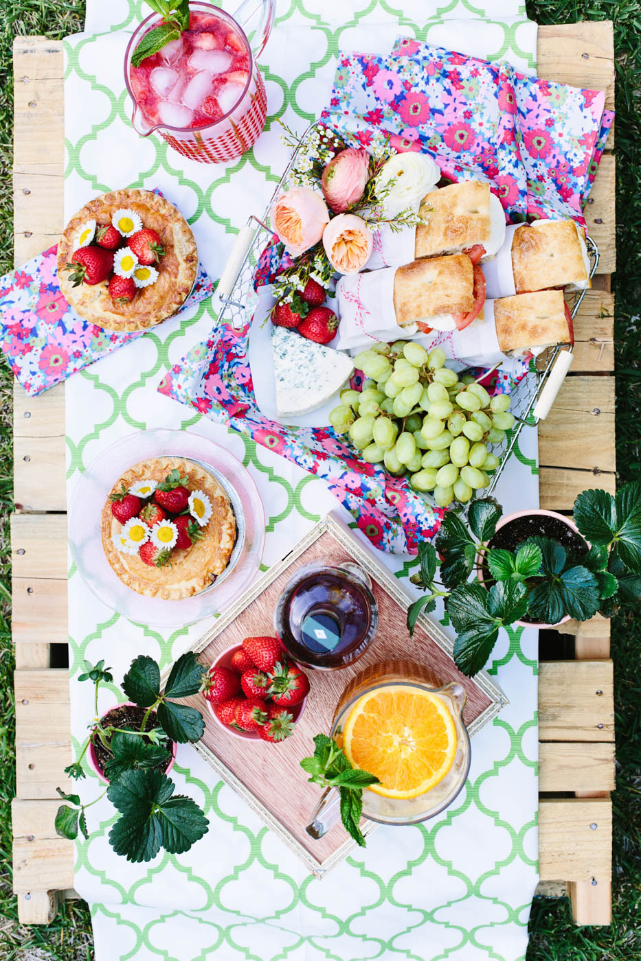 Apartamento 203 Mesa posta de verão flores flowers frutas fruits summer table