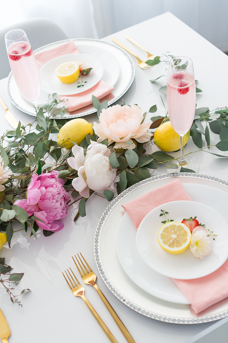 Apartamento 203 Mesa posta de verão flores flowers frutas fruits summer table