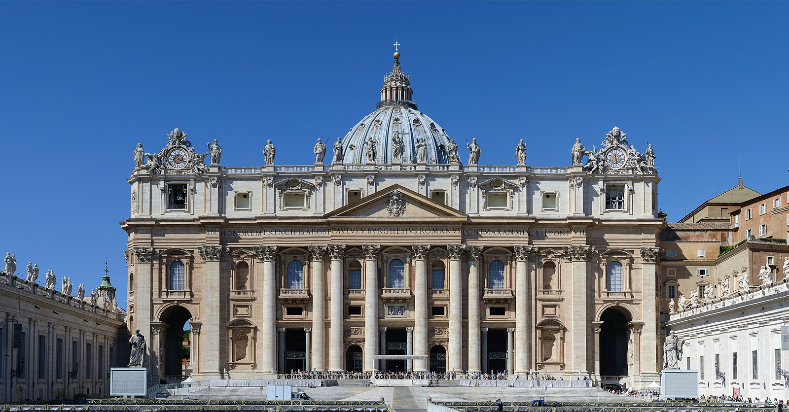 Foram dois dias rápidos, com a certeza de que temos que voltar à Roma. Depois do dia perfeito em Roma, aproveitamos para conhecer o Palazzo Doria Pamphilj e para realizar um sonho meu: o de conhecer o Vaticano.