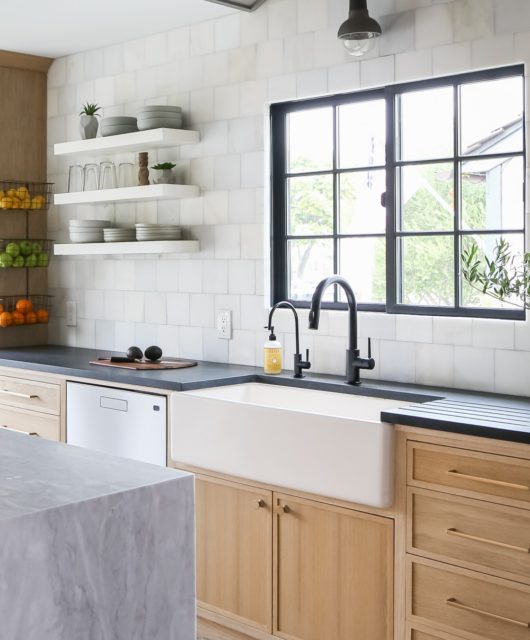 Farmhouse Sink Kitchens Inspiration