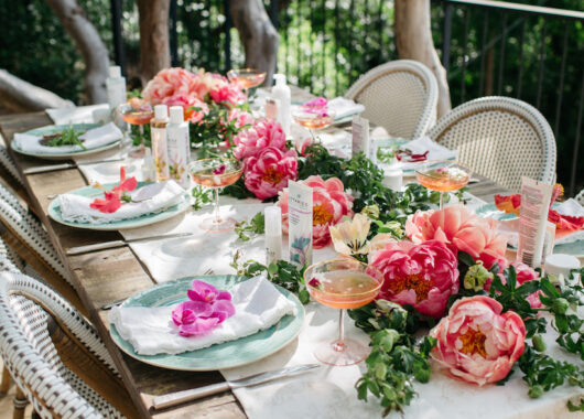 Apartamento 203 Mesa posta de verão flores flowers frutas fruits summer table